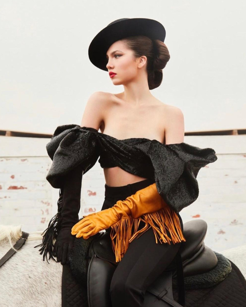 MANUSI LUNGI CU FRANJURI